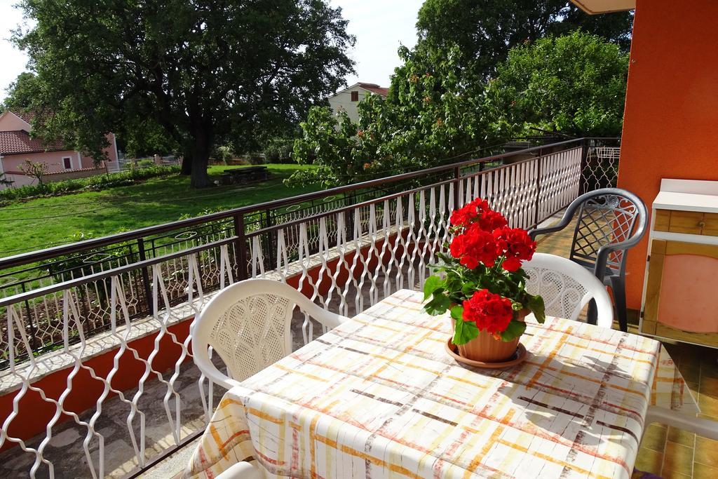 Apartment Parenzana Bibali 65 A 52460-Buje Exterior foto