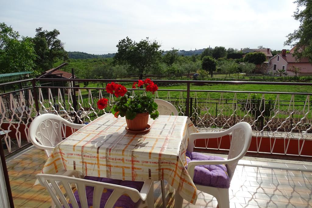 Apartment Parenzana Bibali 65 A 52460-Buje Exterior foto