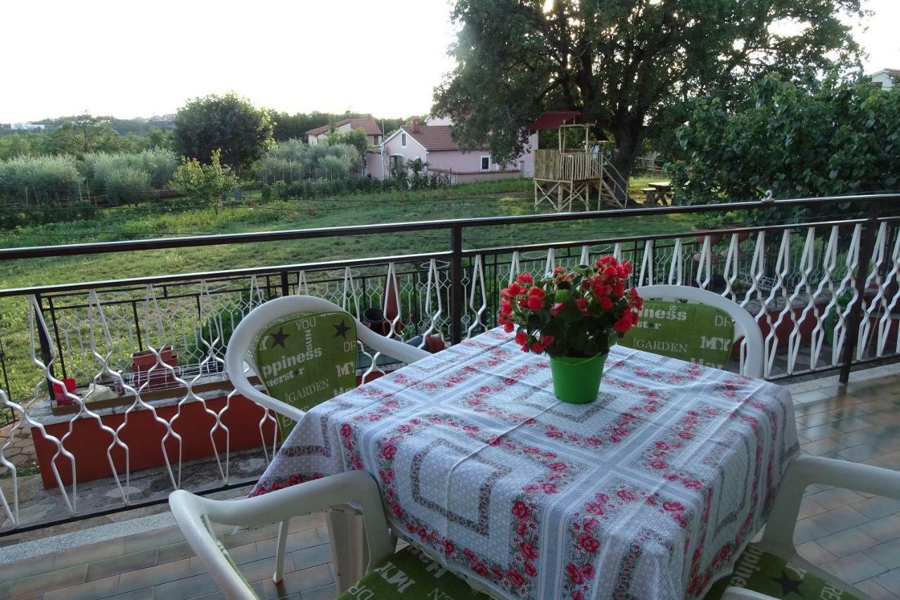 Apartment Parenzana Bibali 65 A 52460-Buje Exterior foto